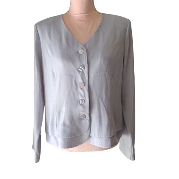 Appleseed's Light Grey Layered Look Button Up Cropped Blazer Size 12 - Picture 2 of 14